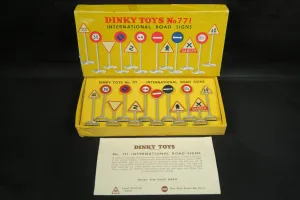 Dinky Toys No.771  International Road Signs,  99.9% Mint/Boxed!