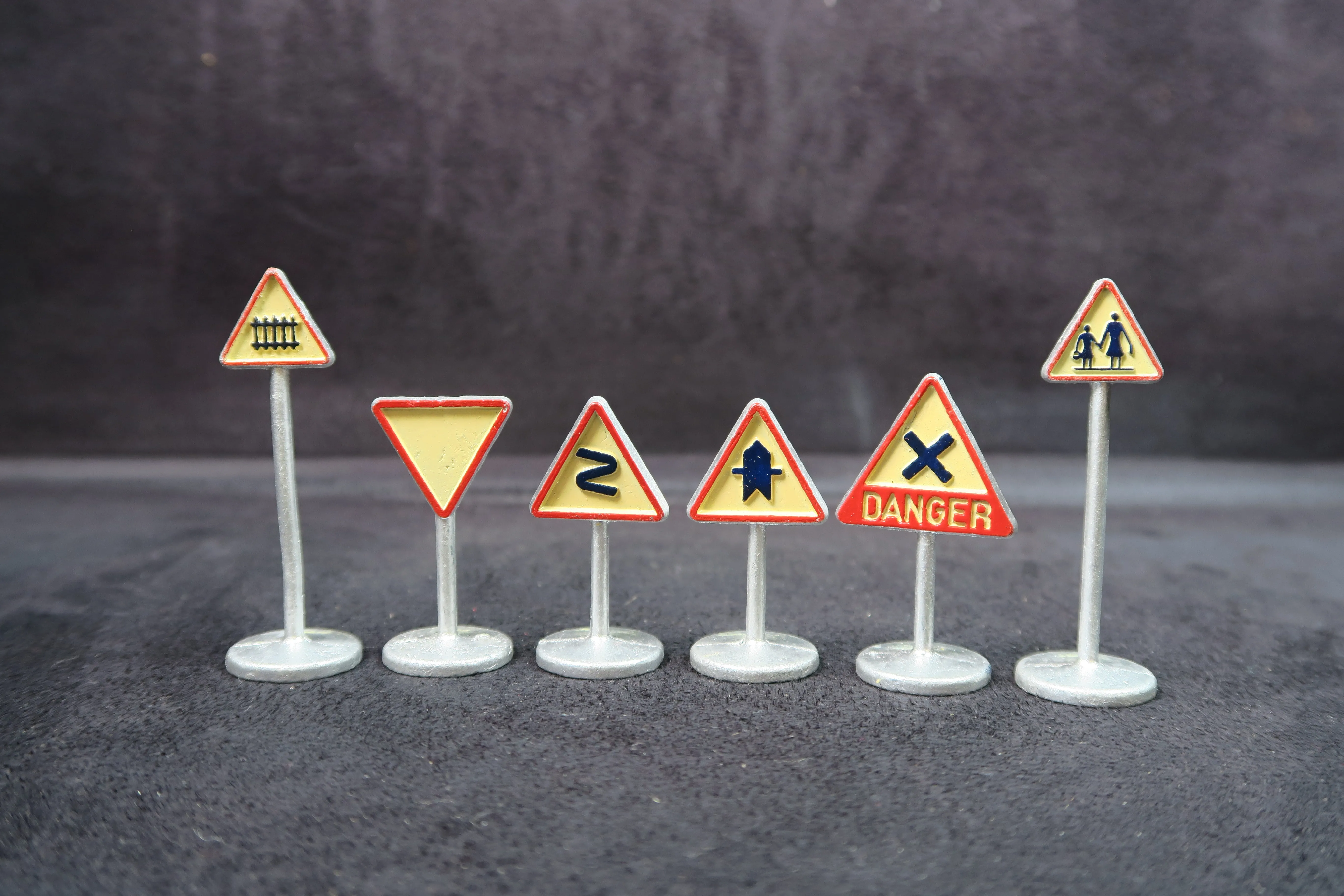 Dinky Toys No.771  International Road Signs,  99.9% Mint/Boxed!